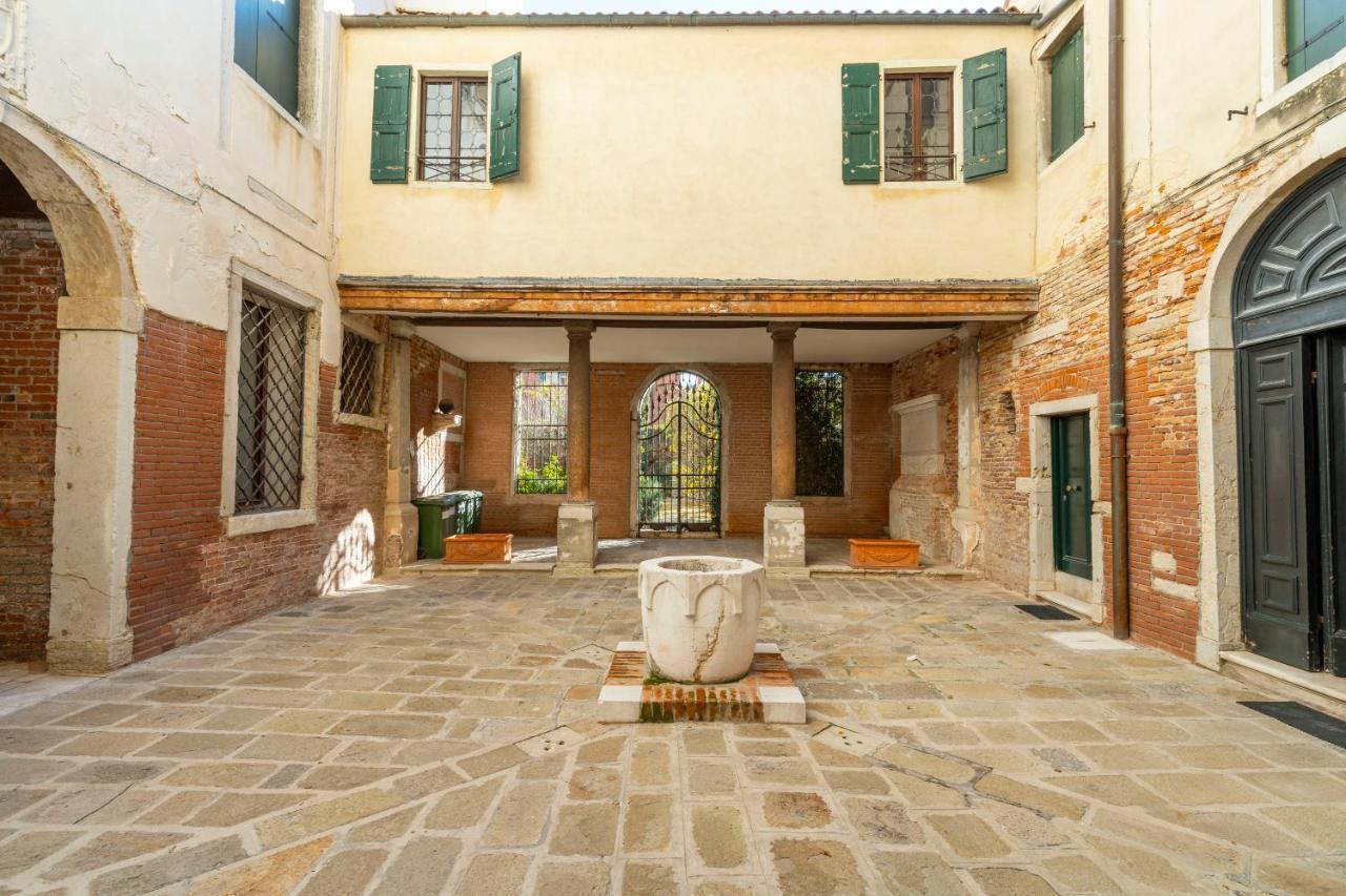 Palazzo Gradenigo Veneza Exterior foto